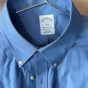 Brooks Brothers Men's Classic Blue Button-Down Shirt